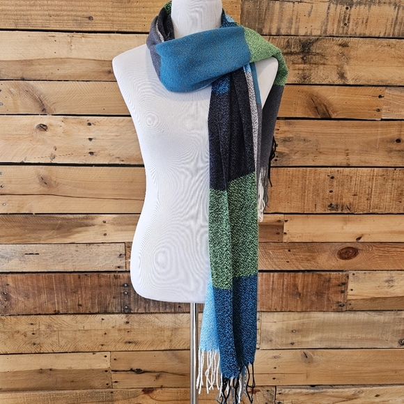 Unsigned Accessories - NWOT Color Block soft woven scarf in green, grey & turquoise